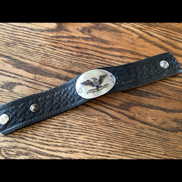 Leather cuff, up to 8’ wrist - Picture 3 of 9